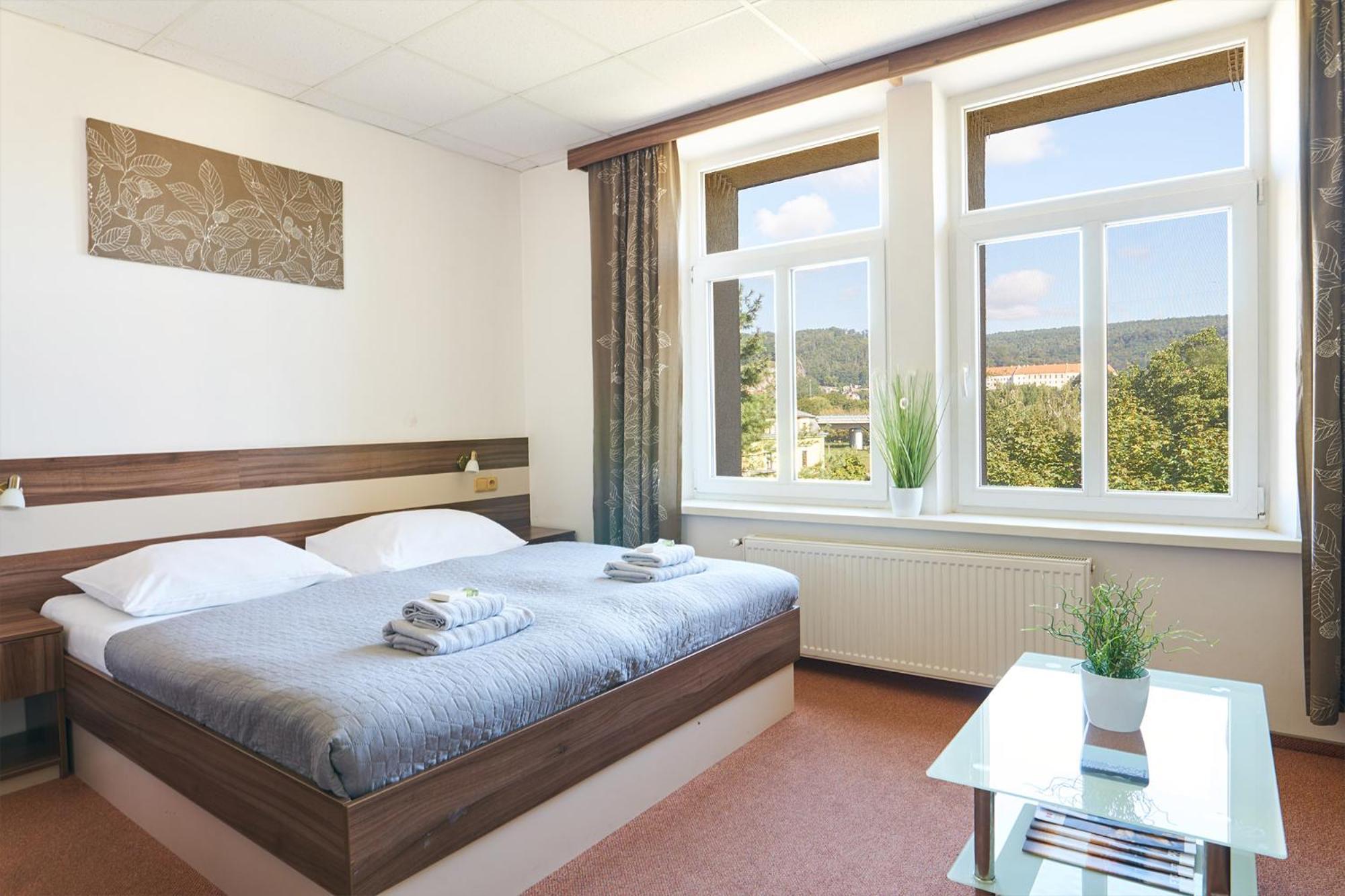 Wellness Hotel Kocanda Decin Exterior photo