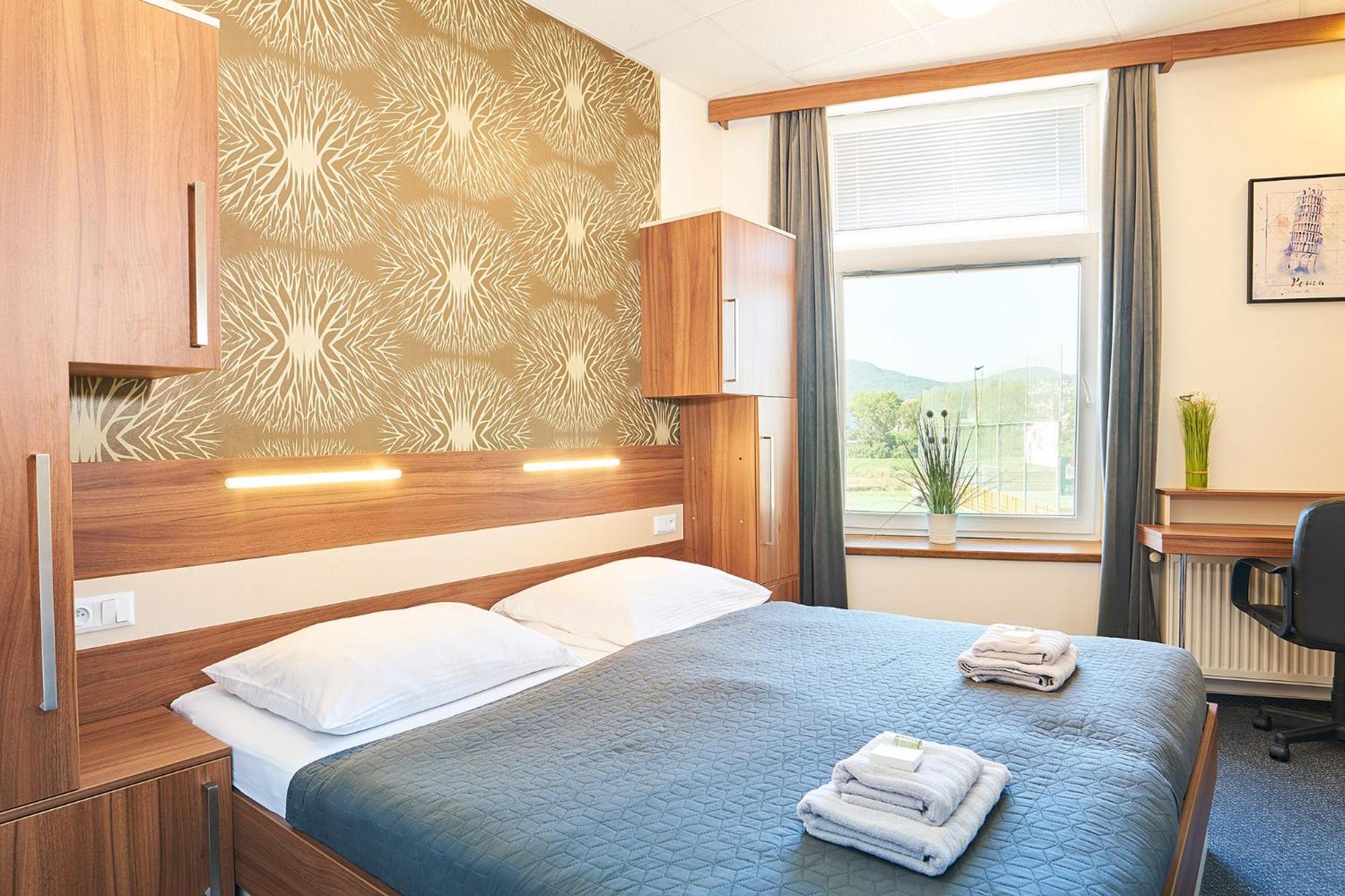 Wellness Hotel Kocanda Decin Exterior photo