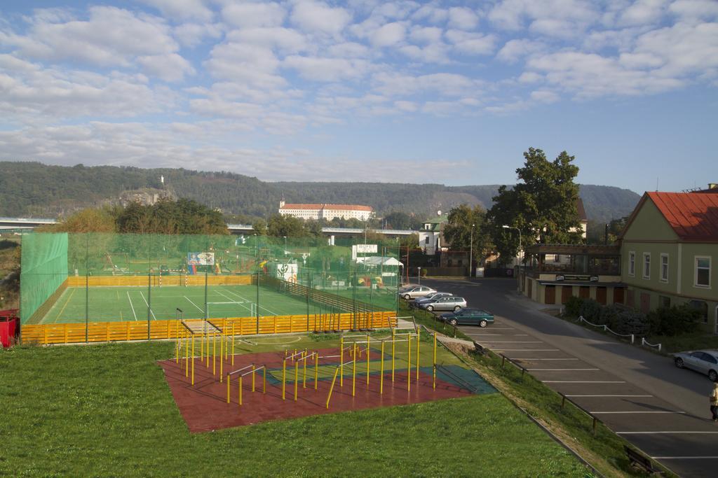 Wellness Hotel Kocanda Decin Exterior photo
